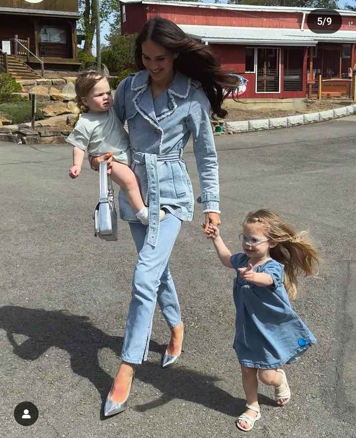 Image - Abbie Herbert with her two children, Poppy James and Jagger Joshua. 